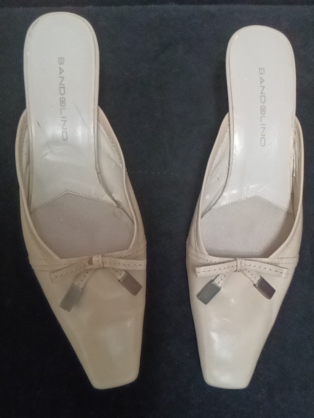 Women's BANDOLINO Cream Leather Slip-On Mules with Bow Accents